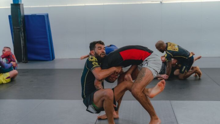 Gi vs No-Gi BJJ: Gear, Cost & Which to Start With