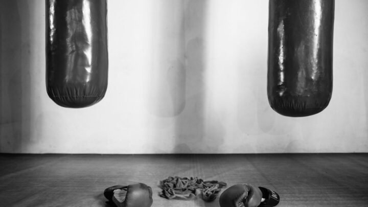 How to Clean and Deodorize Boxing Gloves (Step-by-Step)
