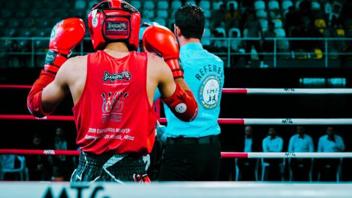 Muay Thai Gloves vs Boxing Gloves: Key Differences